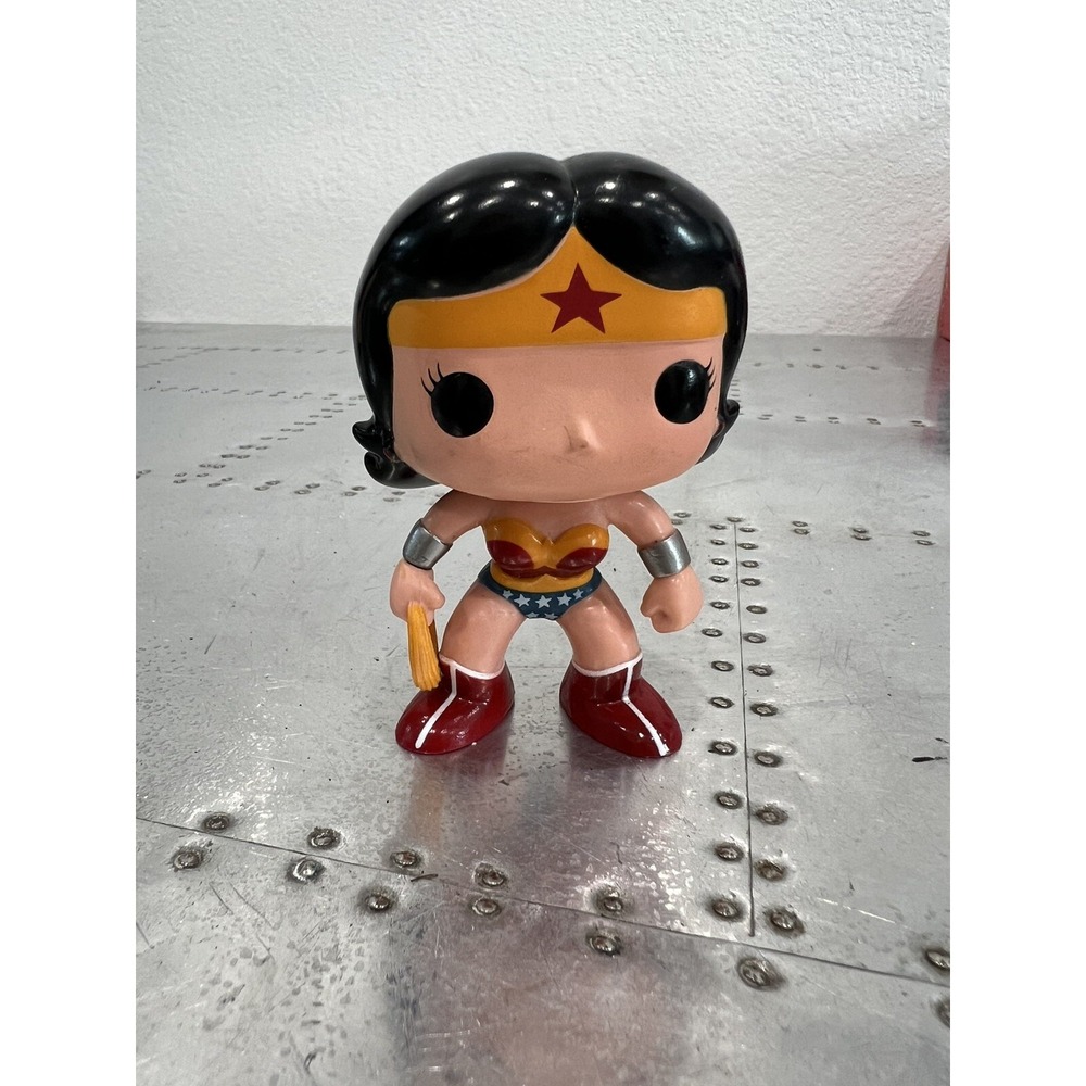 Heroes Funko Pop - Wonder Woman - DC Universe - No. 08 - OOB